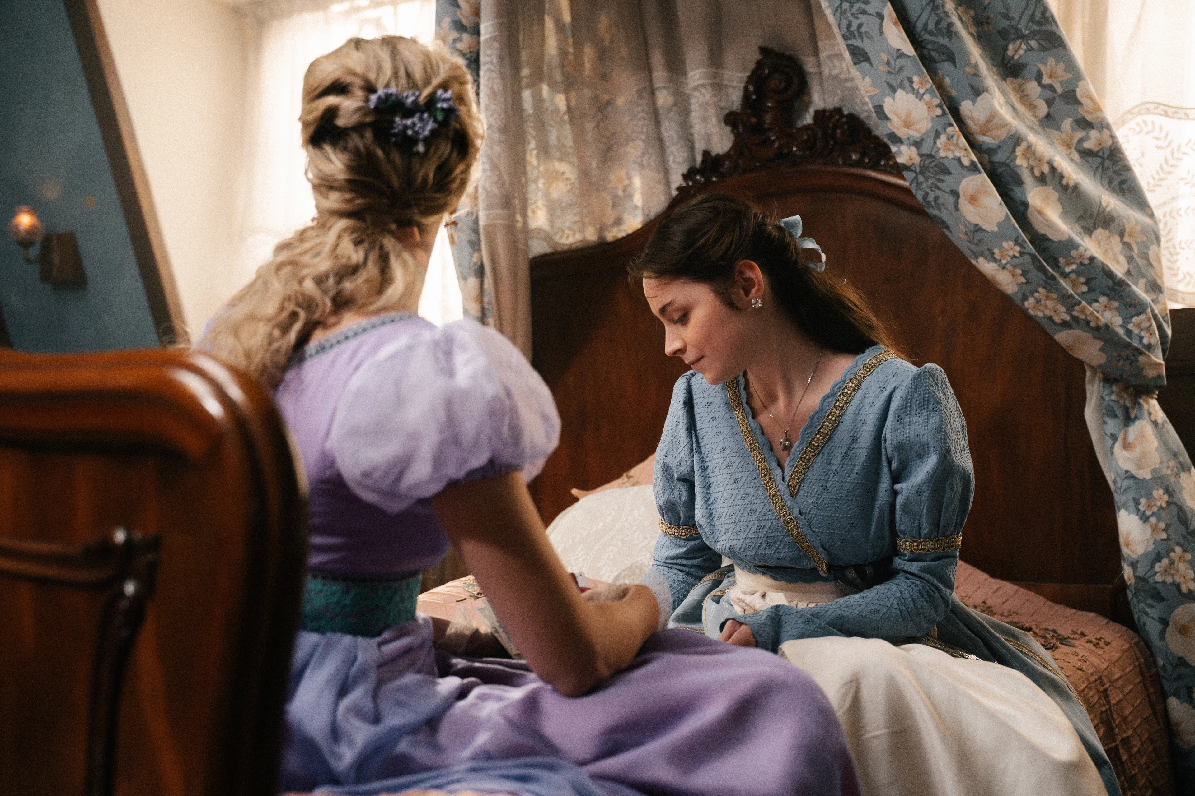 Кадр из сериала «История его служанки»
kinopoisk.ru