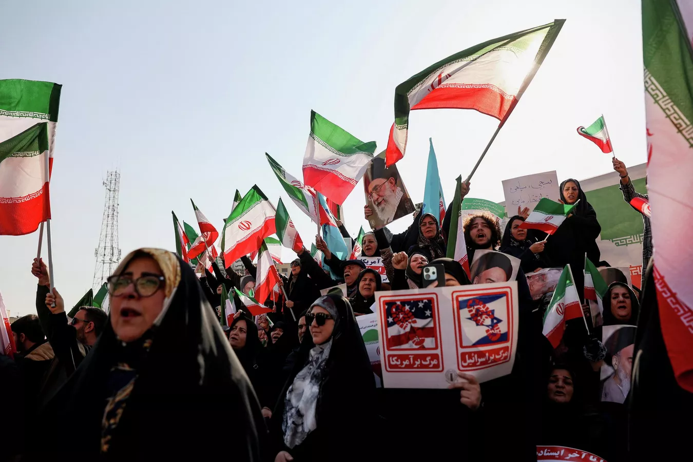 Проправительственный митинг в Тегеране
Фото:&nbsp;ria.ru / Stringer via REUTERS