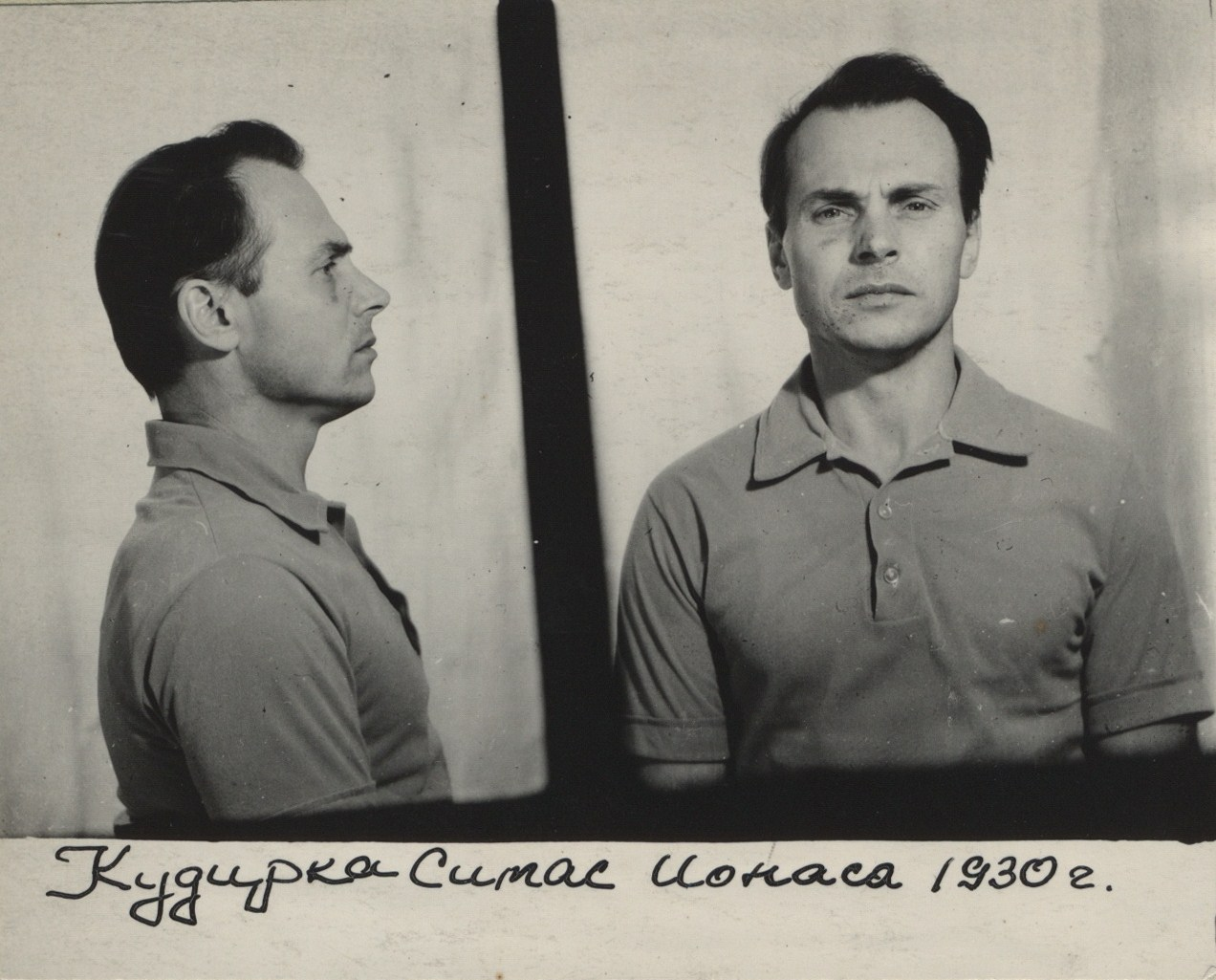 Симас Кудирка в Следственном изоляторе Комитета государственной безопасности (КГБ) при Совете Министров Литовской ССР в Вильнюсе. 18 декабря 1970 года
Фото:&nbsp;wikipedia.org