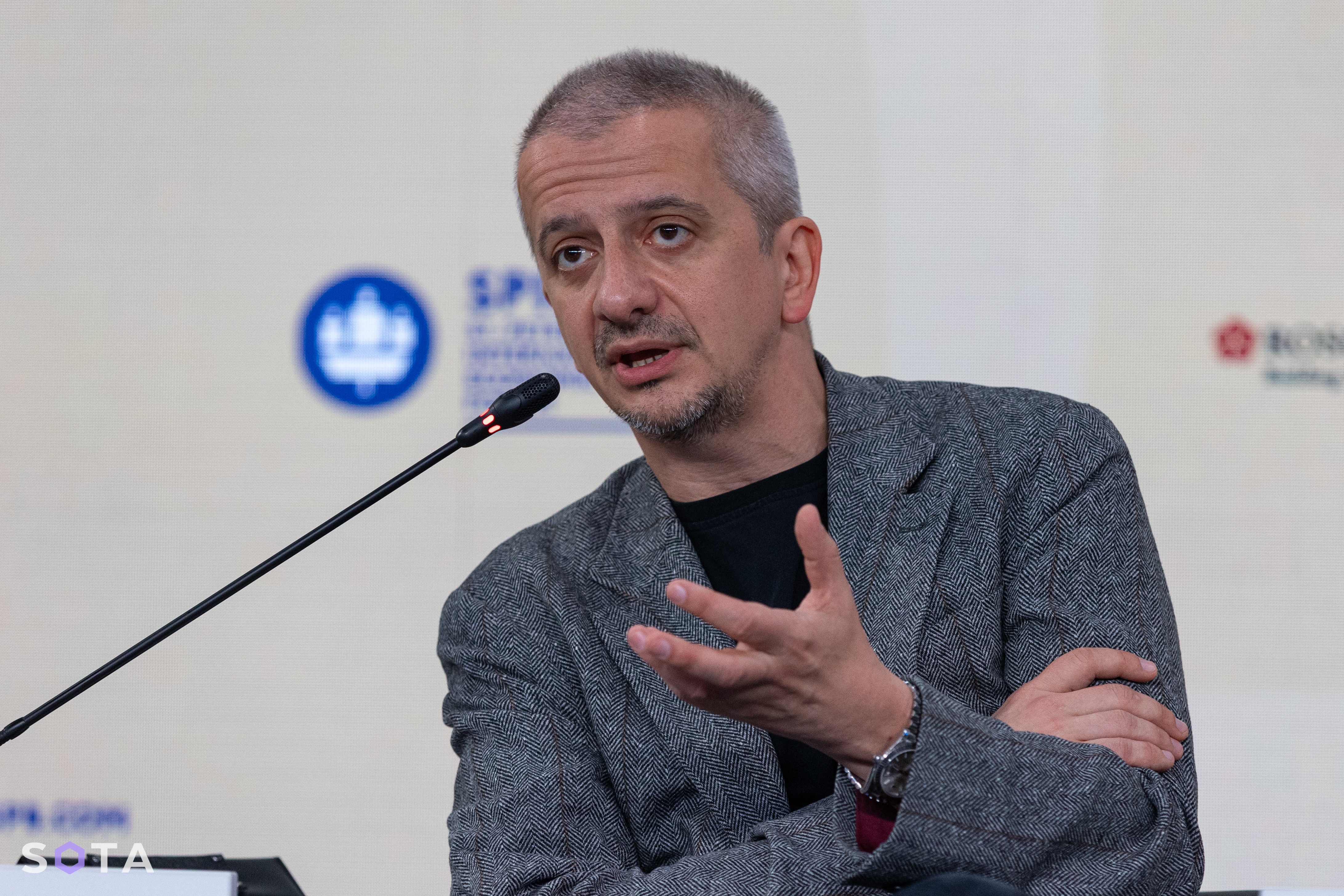 Обложка статьи Станиславский: «Не верю!» – Собчак: «А придется!» Казус Богомолова: что за ним стоит